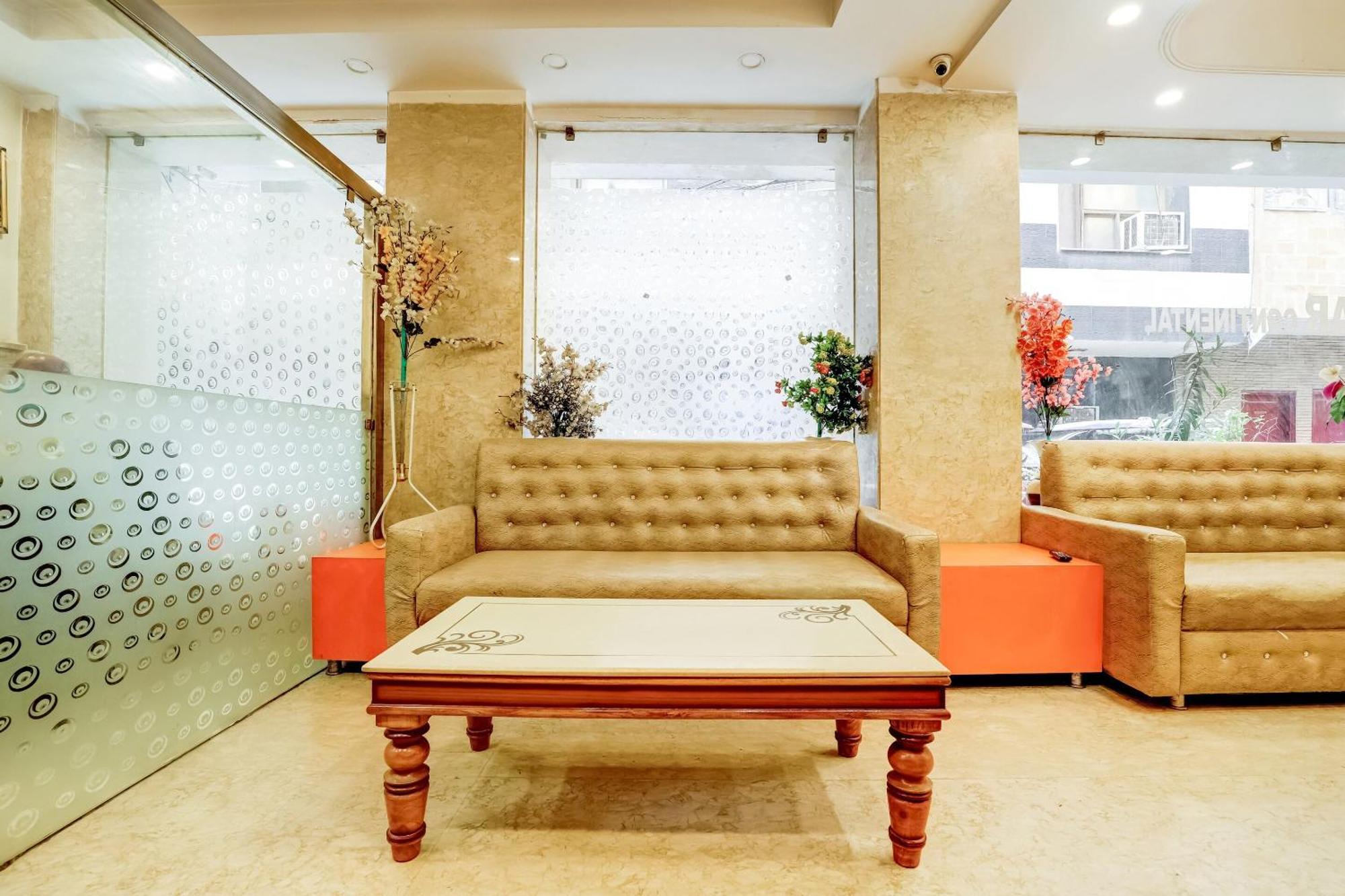 Hotel O Tushar Continental Yeni Delhi Dış mekan fotoğraf