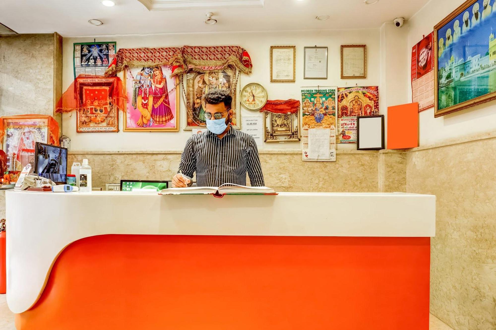 Hotel O Tushar Continental Yeni Delhi Dış mekan fotoğraf